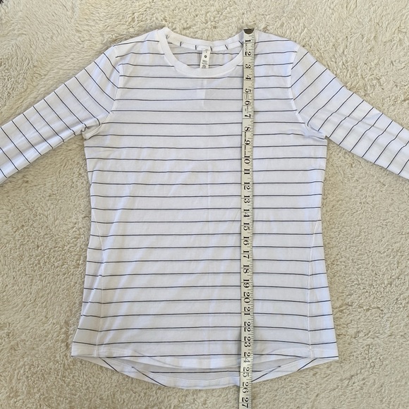 ❤️ Lululemon Ever Ready Long Sleeve Stripe Shirt Size 4 NWT - Picture 10 of 12